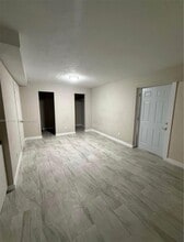 Building Photo - 1605 NW 11th Pl