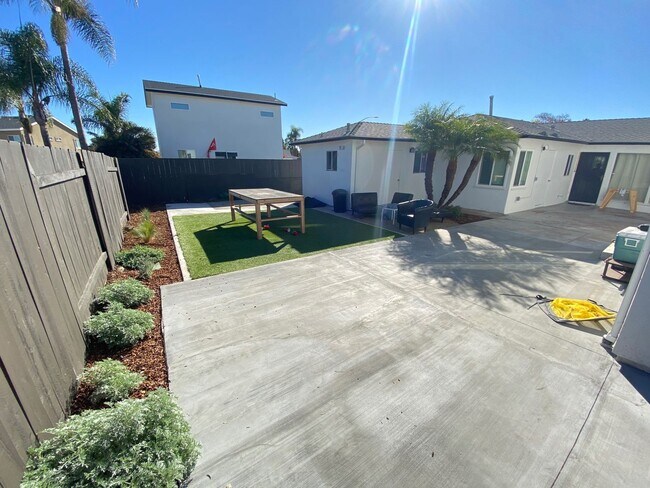 Foto del edificio - 4BD/2BA with Parking!