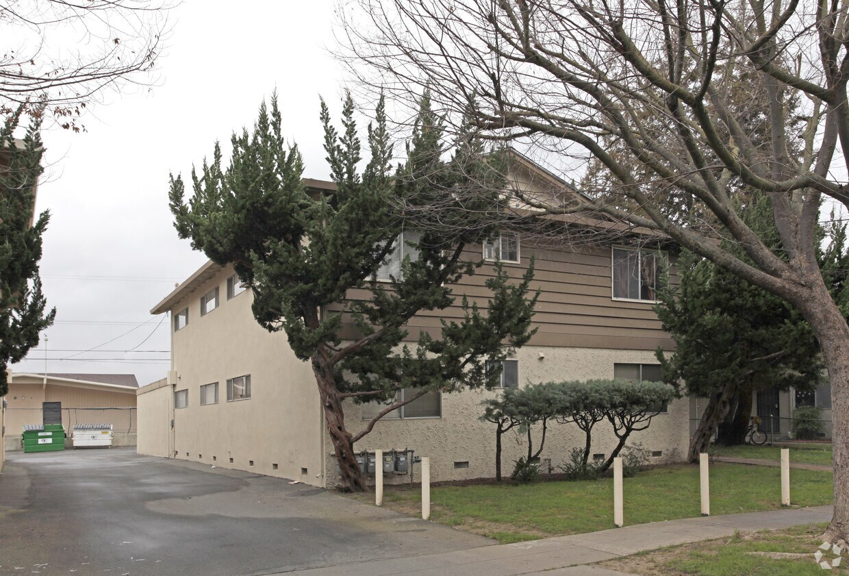 Foto principal - 5678 Hoffman Ct