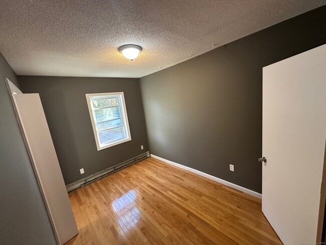 Building Photo - 157 Rubber Ave