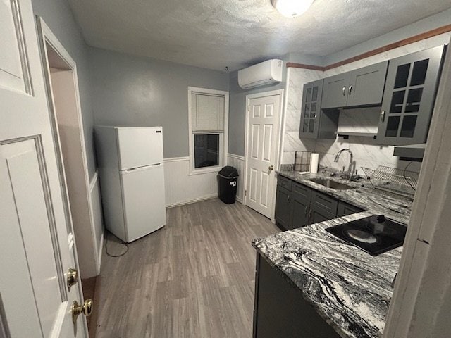 Photo - 666 Waverly St (Framingham, MA)
