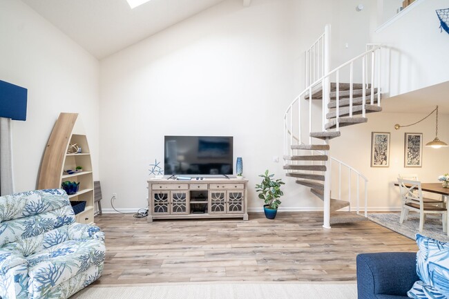 Foto del edificio - Furnished Seasonal Rental from Dec.1st-Mar...