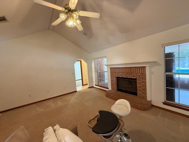 Building Photo - 4444 Southminster Cir