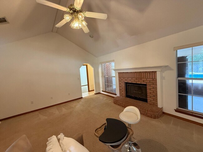 Foto del edificio - 4444 Southminster Cir