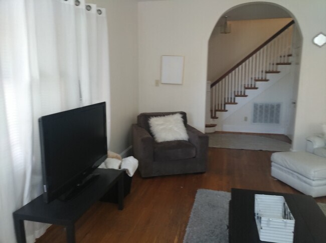 Living Room - 1620 Nicholasville Rd