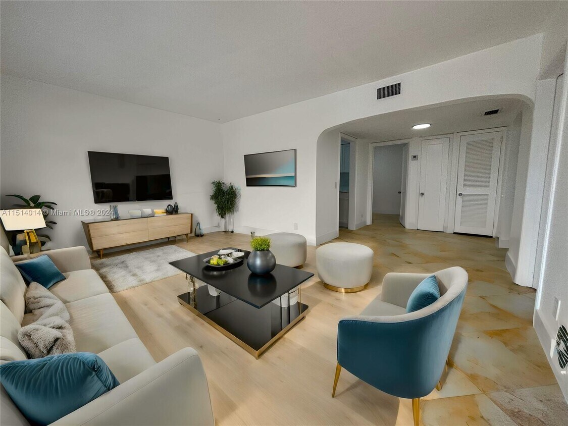 Foto principal - 111 SW 31st Ct