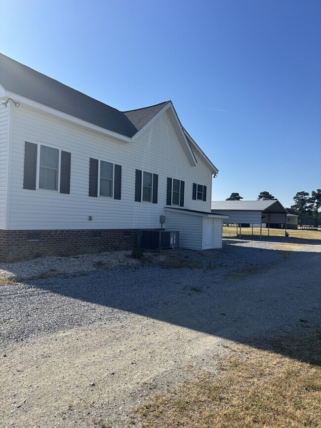 Foto del edificio - 5018 Bryant Pond Rd