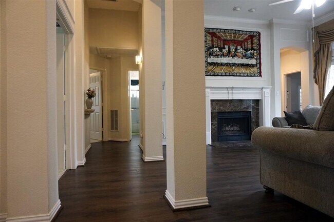 Foto del edificio - 4221 Magnolia Dr