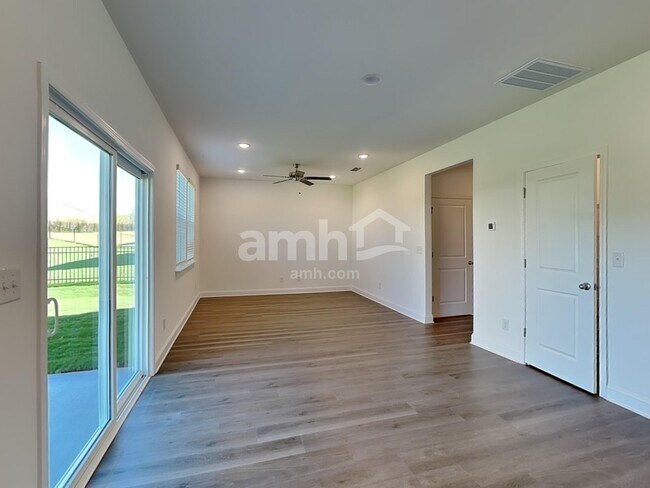 Foto del edificio - 1144 Livengood Wy