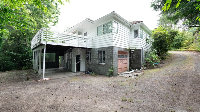 Photo - 11322 Exeter Ave NE (Seattle, WA) House
