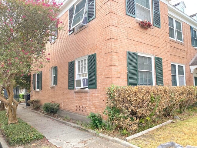 Building Photo - 4001 Austin St