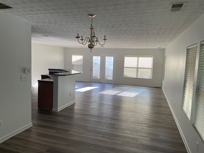 Foto del edificio - 6298 Waverly Ln