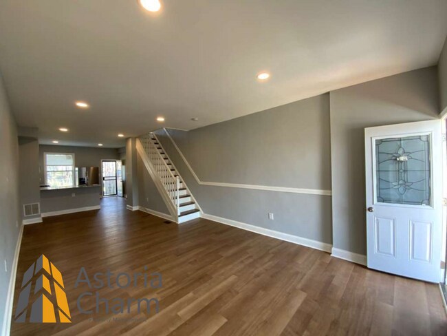 Building Photo - End Unit 3 Bedroom + Den with Backyard and Semi Finished Basement