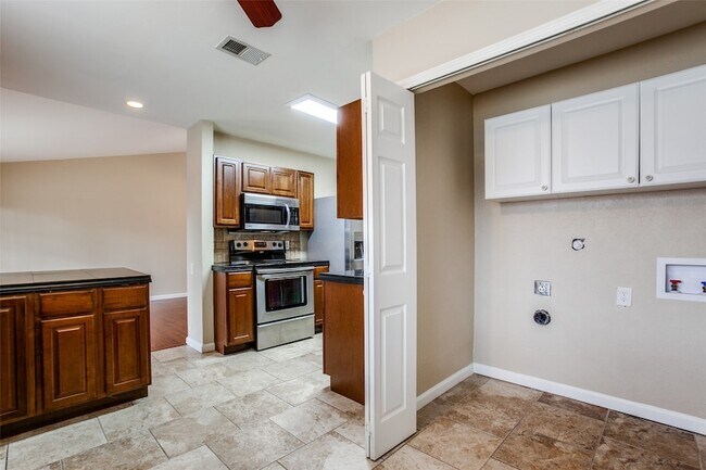 Foto del edificio - 811 Brentwood Ln
