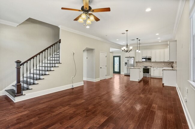 Foto del edificio - Gorgeous 3BD/3.5BA Uptown Home with A Large Fenced in Backyard
