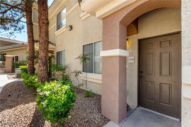 Foto del edificio - 9050 W Warm Springs Rd