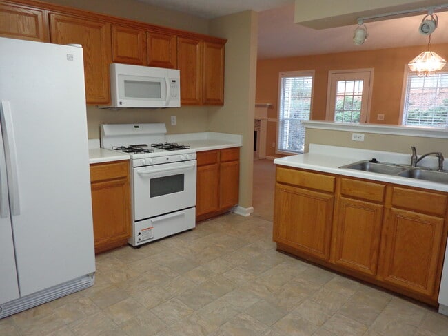 Building Photo - 3730 Sugarbrook Dr