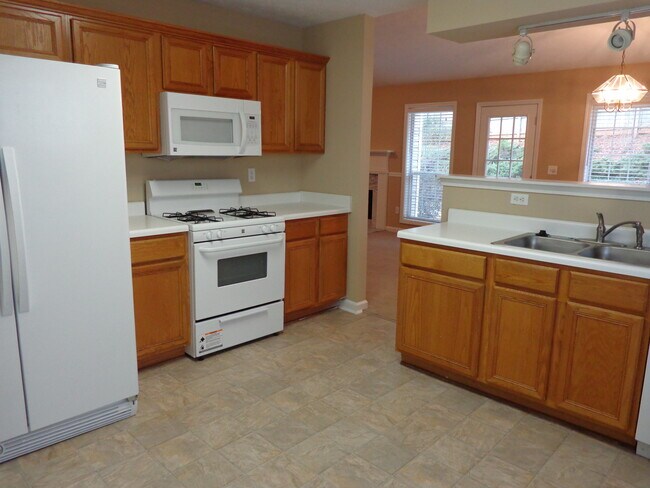 Foto del edificio - 3730 Sugarbrook Dr
