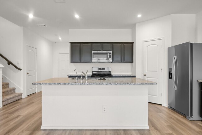 Building Photo - 15130 Pr Ml Dr