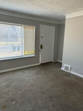 Building Photo - 18025 Bentler St