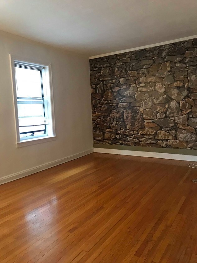 Primary Photo - 923 73rd St