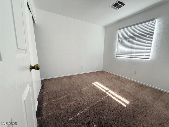 Foto del edificio - 2113 Velvet Hill Ave