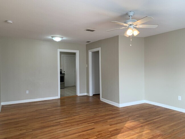 Building Photo - Great home in Tech Terace!