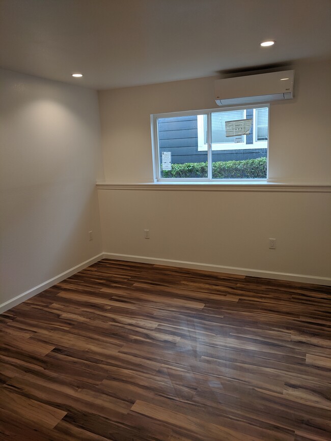 Building Photo - 1525 Woolsey St