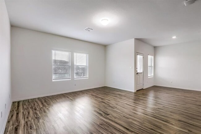 Building Photo - 721 Mallow Rd