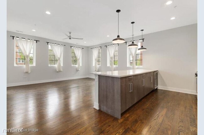 Foto del edificio - 1400 E Hyde Park Blvd