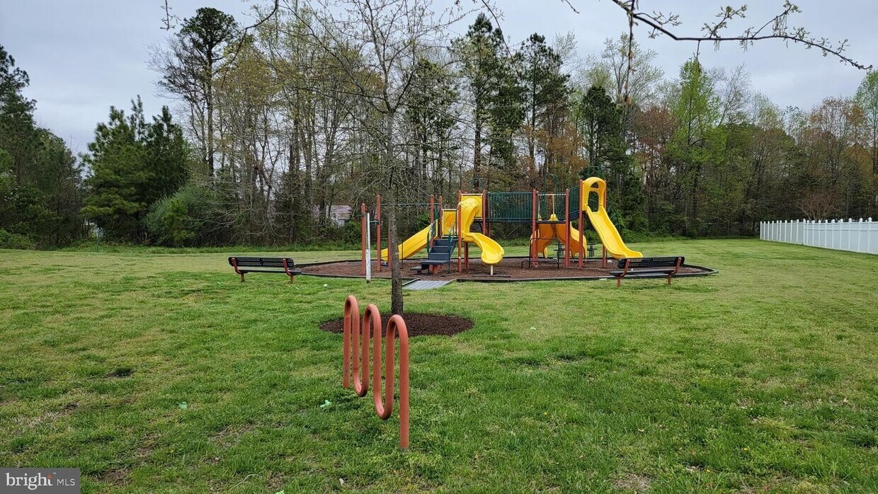 Building Photo - 1406 Blue Heron Dr