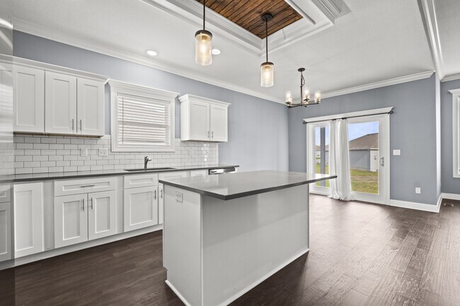 Foto del edificio - 15348 Jessica St