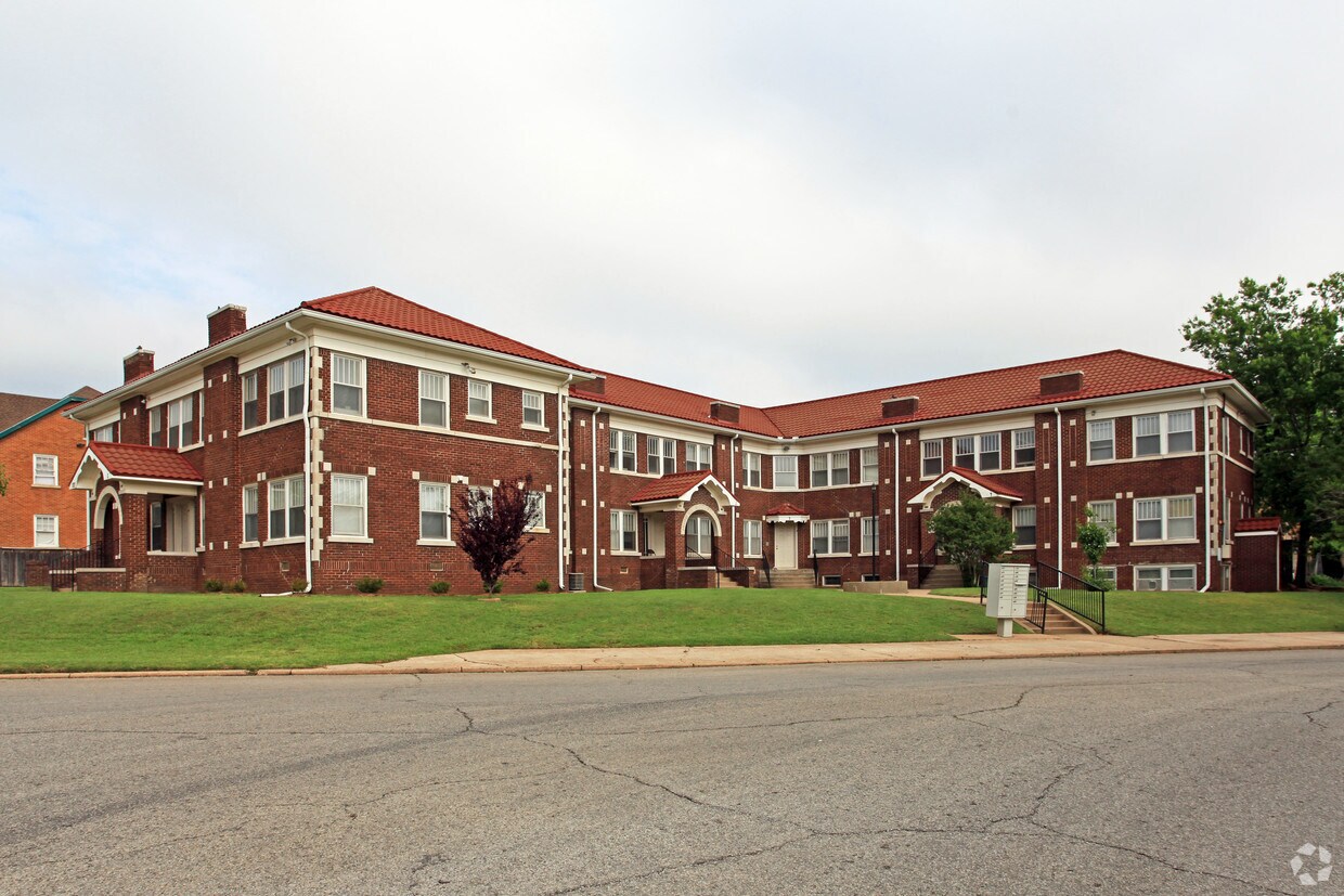 Building Photo - Highfill Court & East Drive Apartments