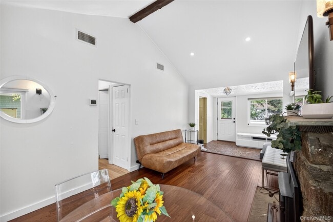 Building Photo - 14 Mountain Trail