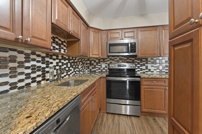 Building Photo - 466 A Liberty St