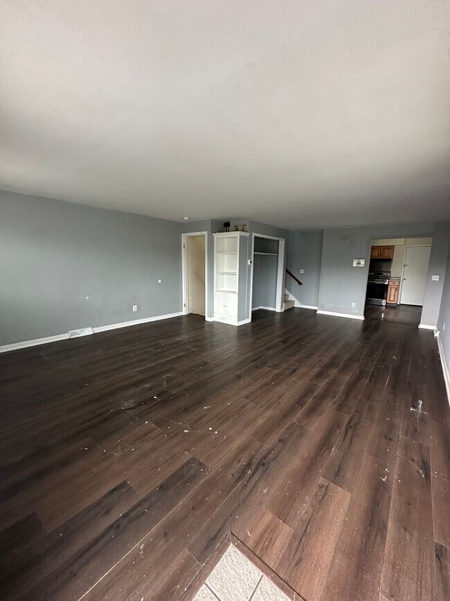 Foto del edificio - Beautiful 2 Bed/ 1.5 Bath ready for rent!