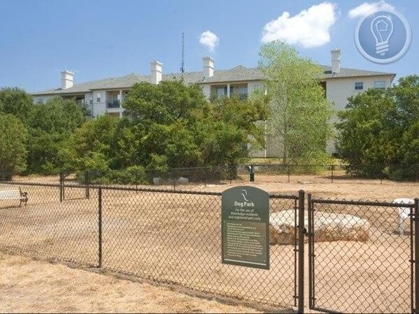 Foto principal - 4 bedroom in Austin TX 78729