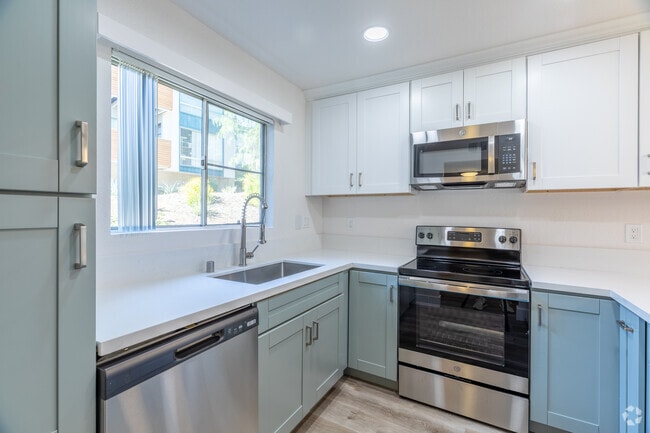 Interior Photo - Trolley Palm