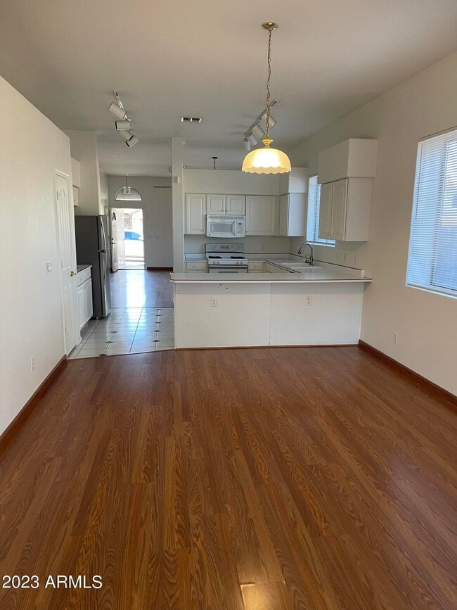 Building Photo - 4722 E Chisum Trail