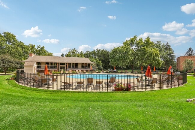 Building Photo - Serafino Square Luxury Apartments