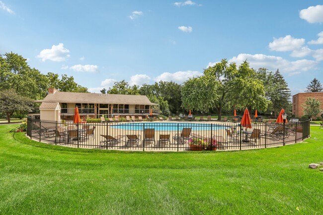 Building Photo - Serafino Square Luxury Apartments