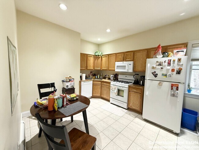 Foto del edificio - Nice and Spacious 2BR in Fort Hill!