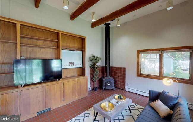 Foto del edificio - 5341 Broad Branch Rd NW