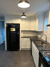 Building Photo - 105 N Davis St