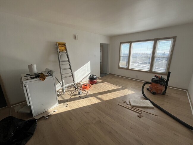 Foto del edificio - 412-412 N Lake St