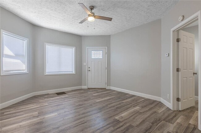 Foto del edificio - 539 S Monroe St