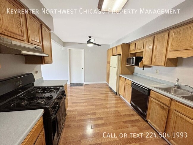 Building Photo - 1315 Kingsbury Dr