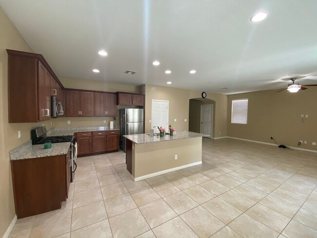 Foto del edificio - Two Story home