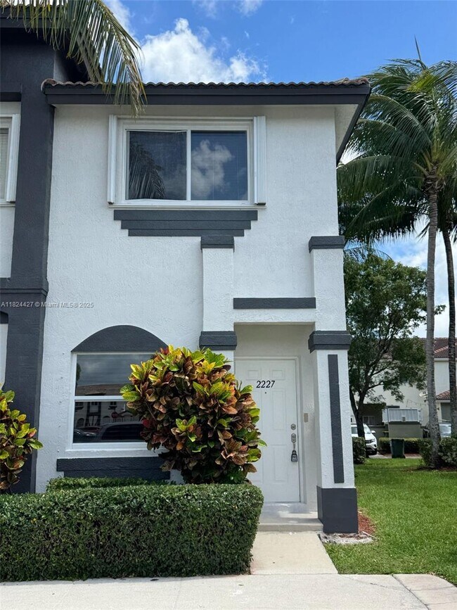 Foto del edificio - 2227 SE 23rd Terrace