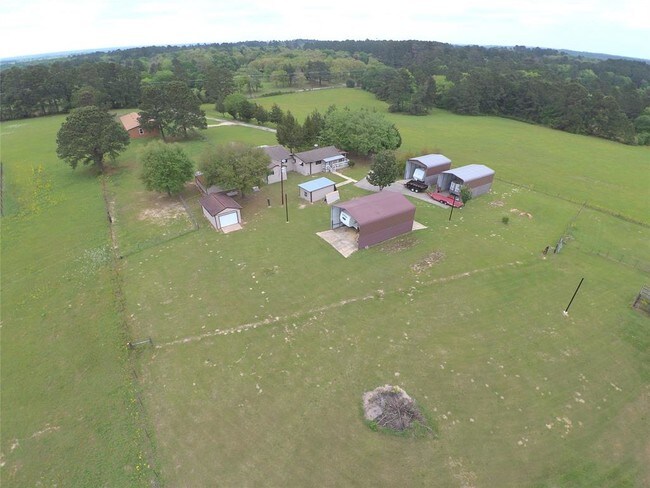 Foto del edificio - 8587 County Rd 410